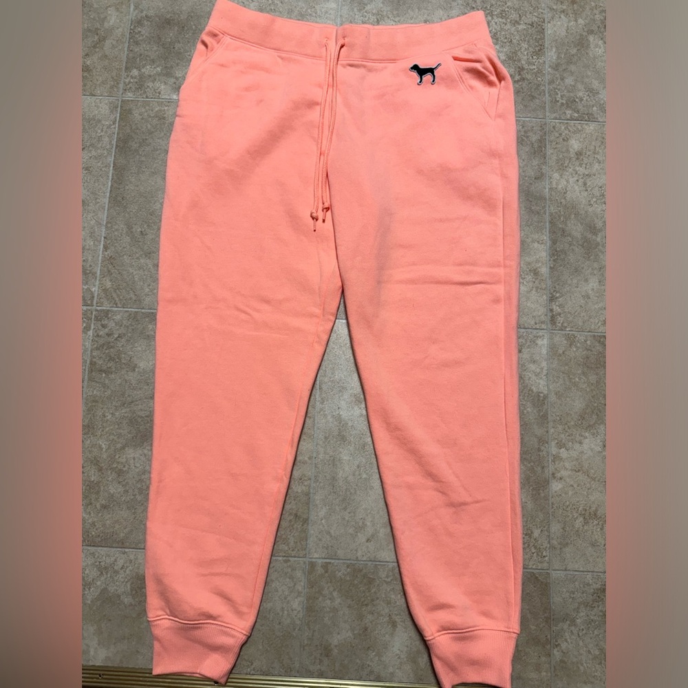 Victorias Secret Pink set size large. Selling as a set. Price is firm.